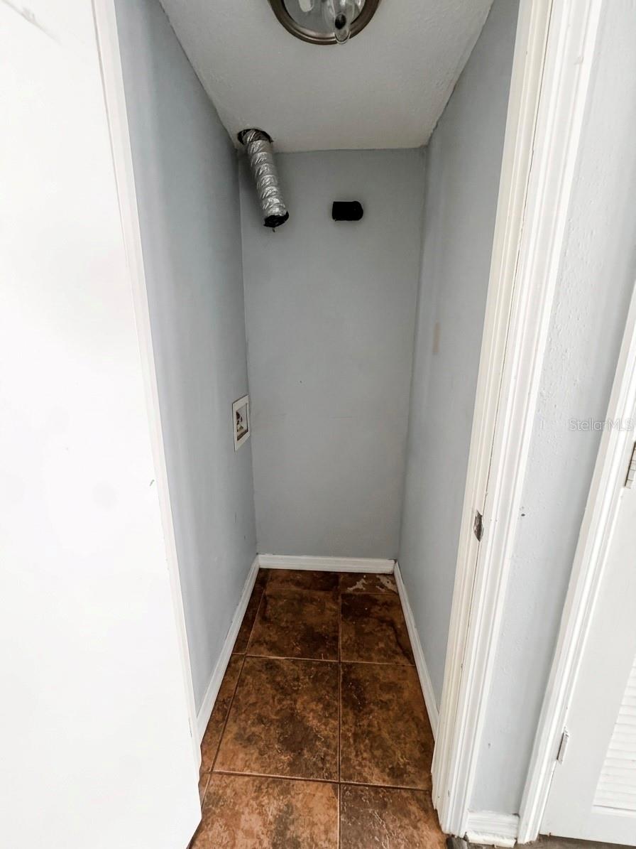 Image 16 of 17 For 2302 Maki Road 73