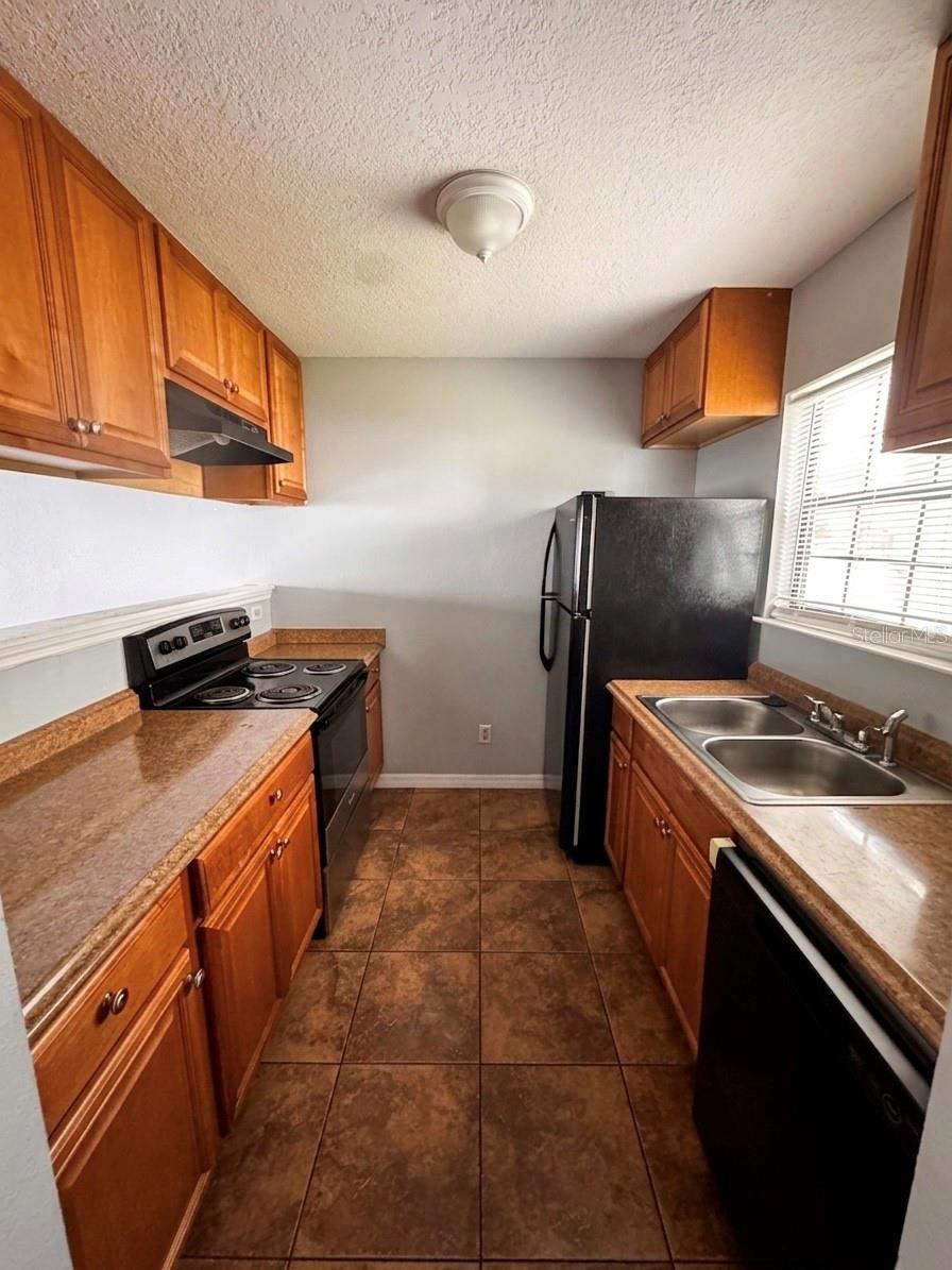 Image 4 of 17 For 2302 Maki Road 73