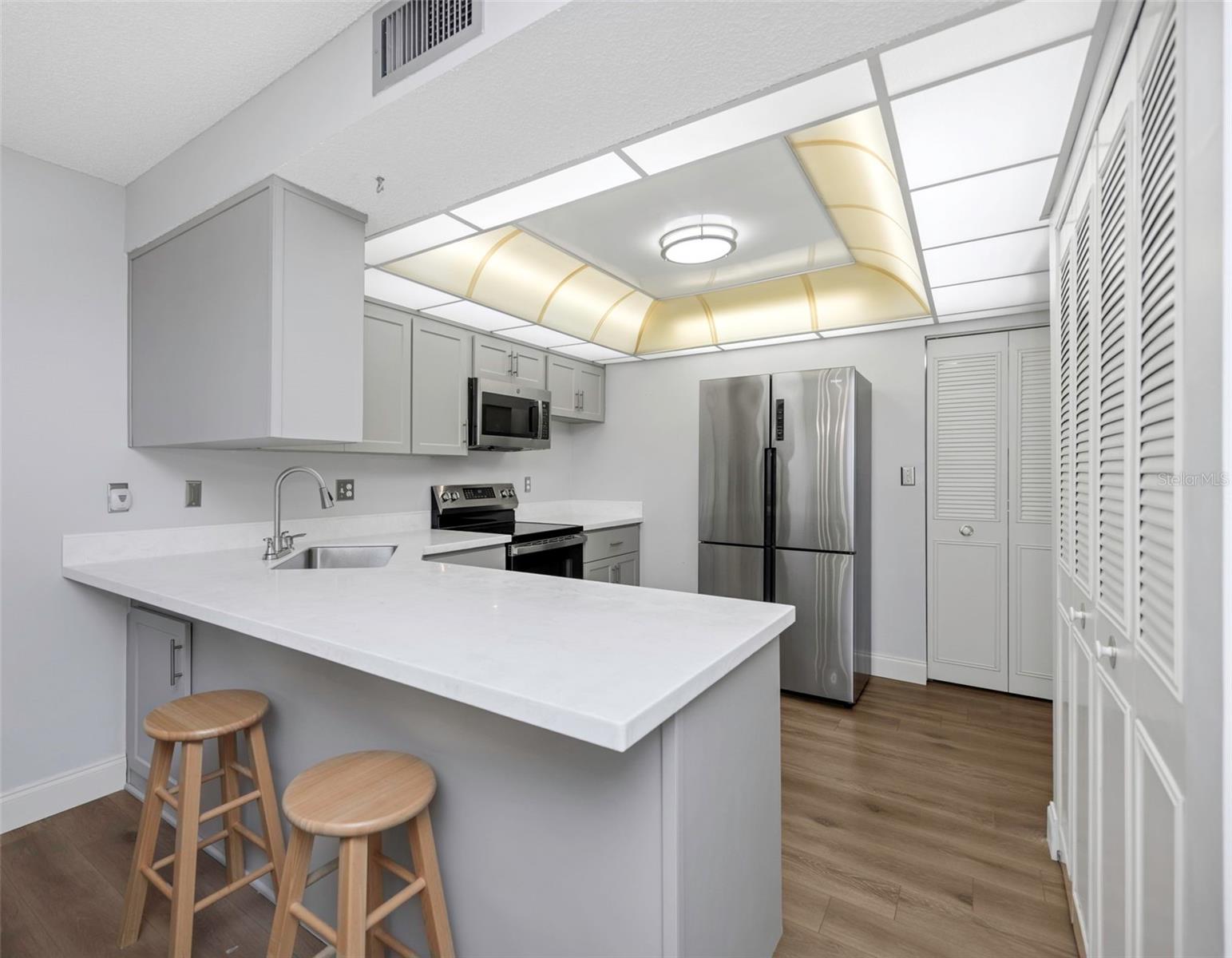 Image 11 of 56 For 1655 Highland Avenue I181