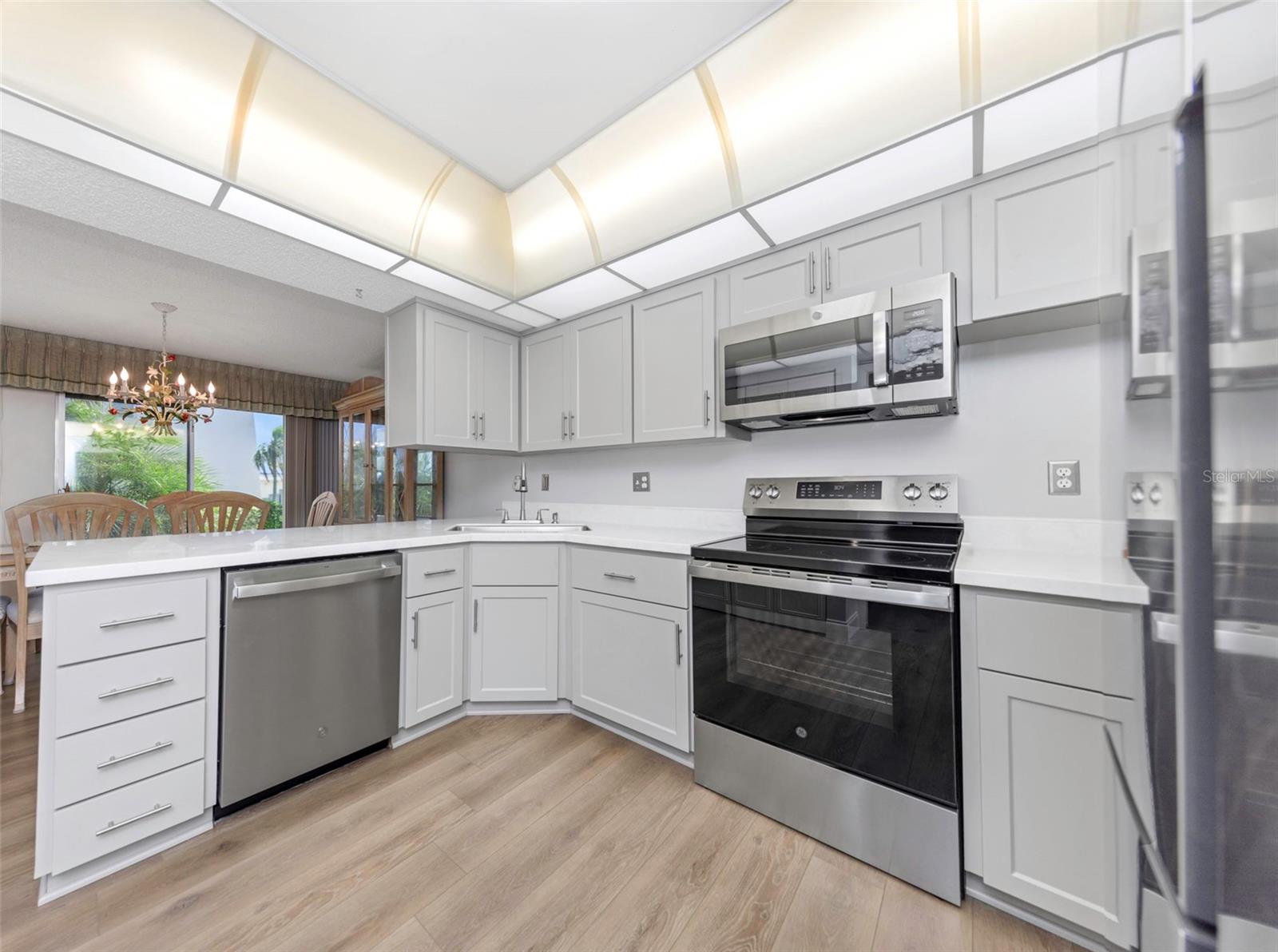 Image 14 of 56 For 1655 Highland Avenue I181