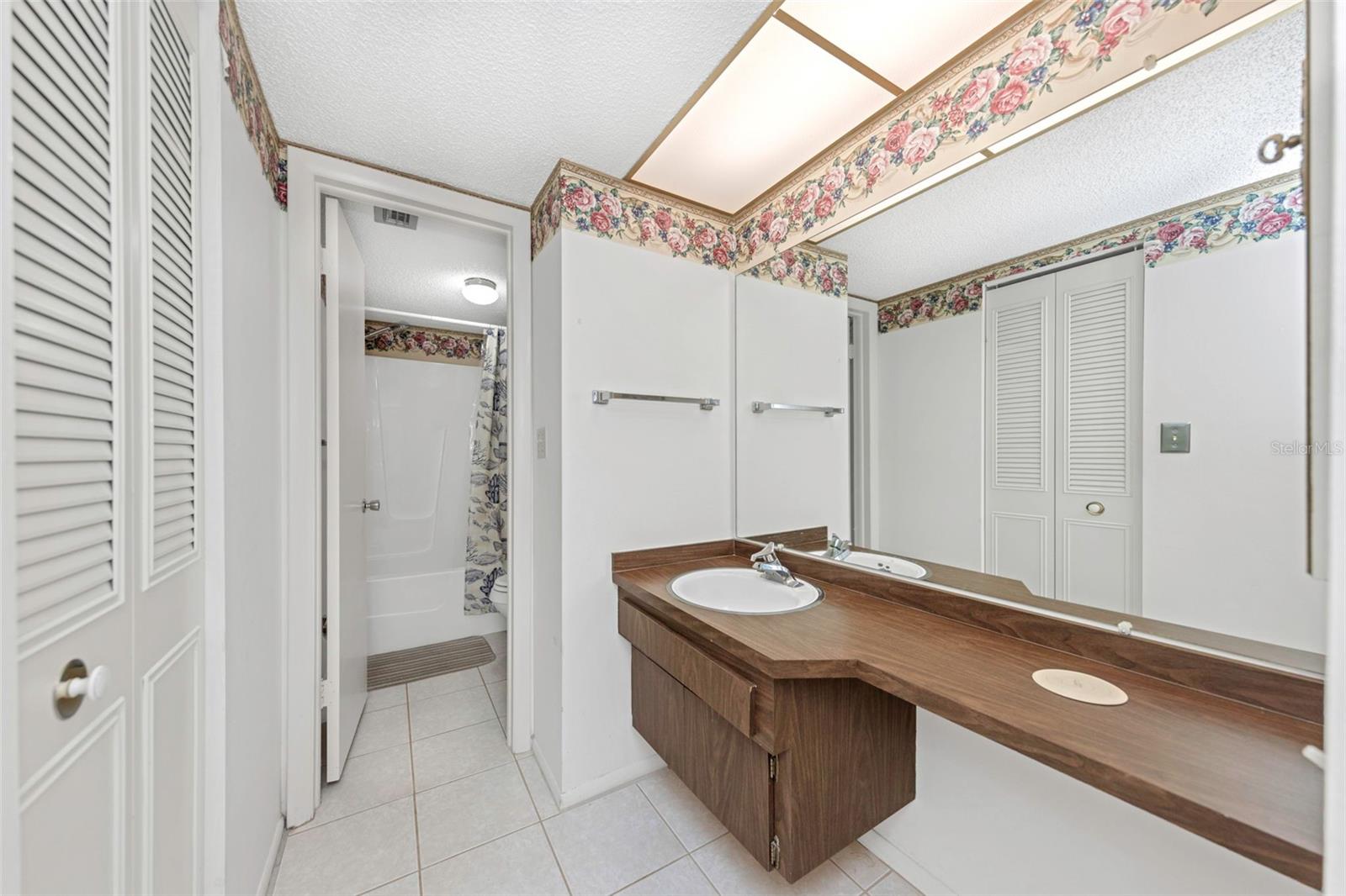 Image 25 of 56 For 1655 Highland Avenue I181