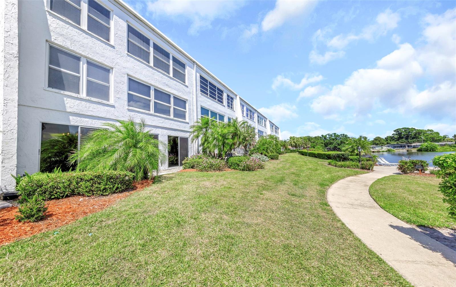 Image 29 of 56 For 1655 Highland Avenue I181