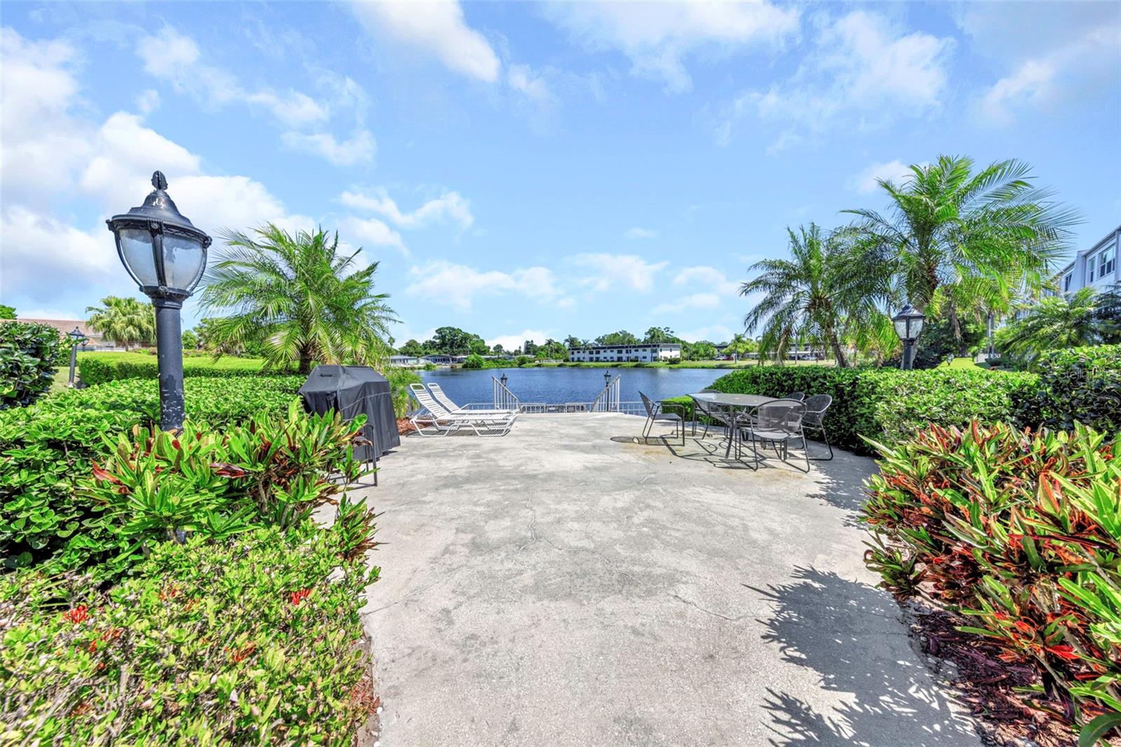 Image 30 of 56 For 1655 Highland Avenue I181