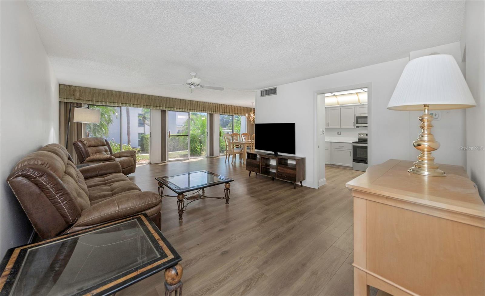 Image 5 of 56 For 1655 Highland Avenue I181