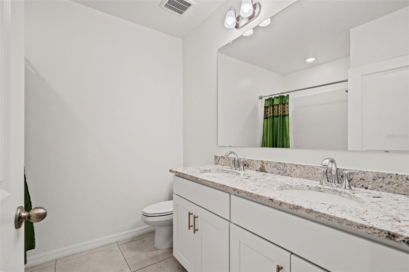 Image 14 of 24 For 13296 Thrasher Avenue