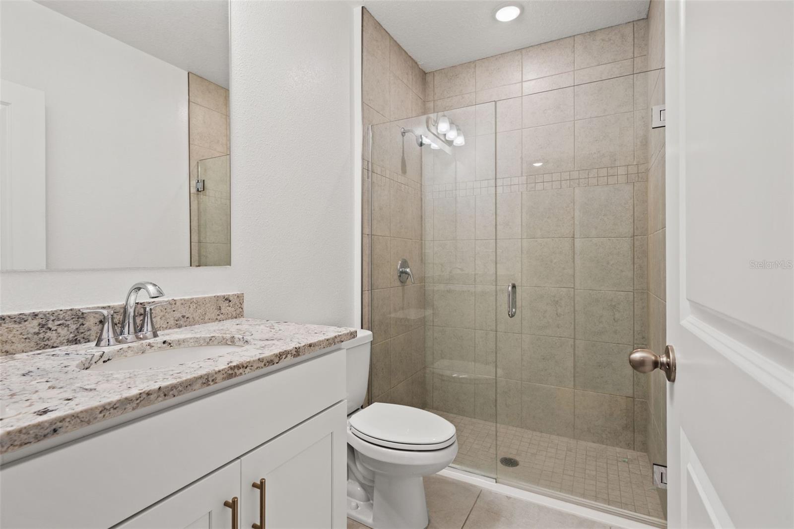 Image 16 of 24 For 13296 Thrasher Avenue