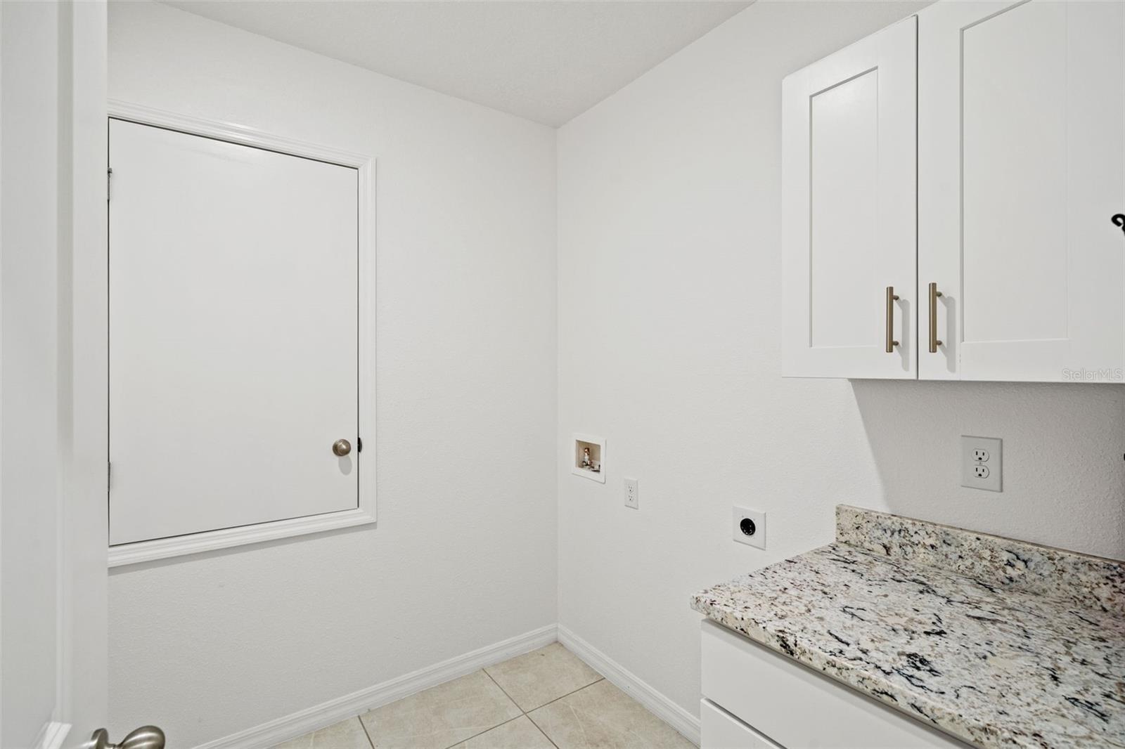 Image 17 of 24 For 13296 Thrasher Avenue