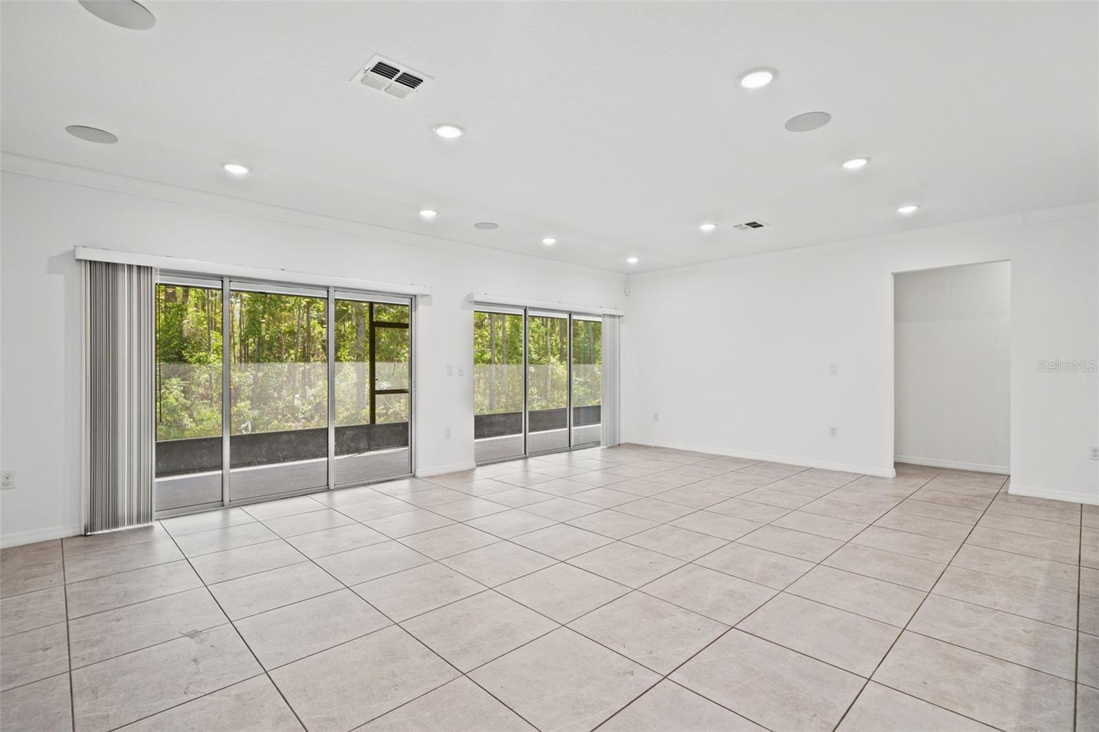 Image 6 of 24 For 13296 Thrasher Avenue