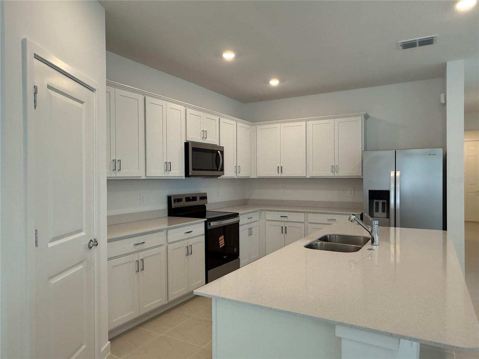 Image 27 of 54 For 3915 Big Sky Dr