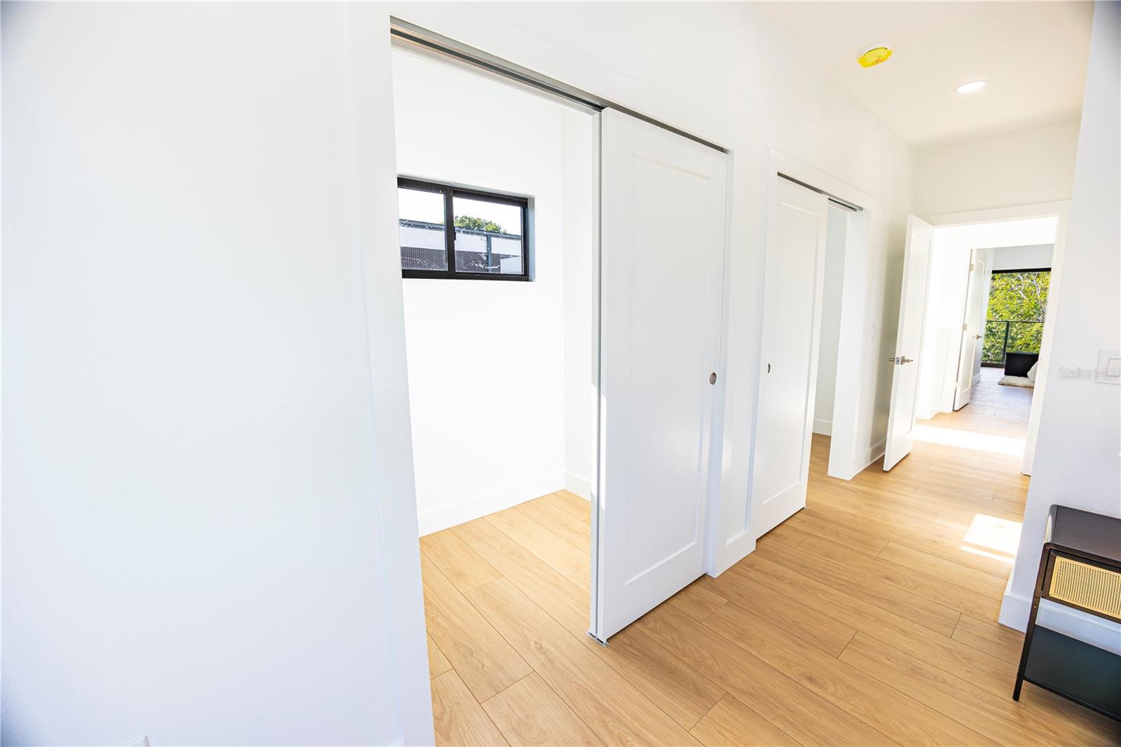 Image 20 of 77 For 2521 18th Avenue N