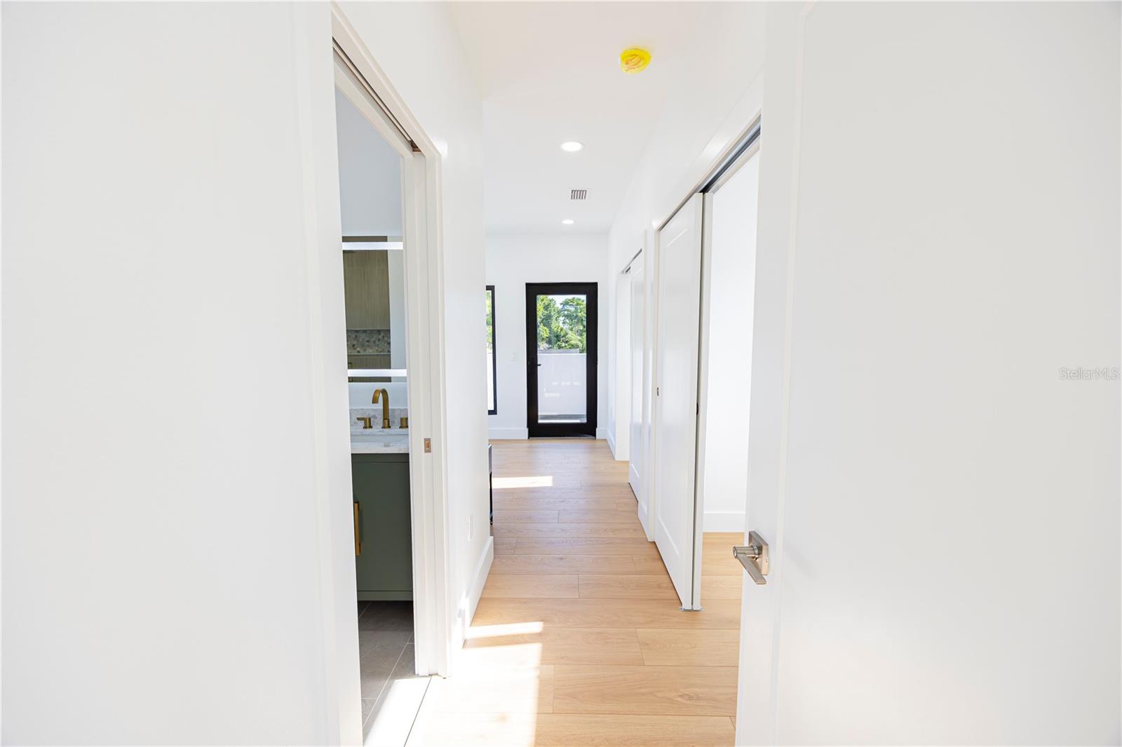 Image 24 of 77 For 2521 18th Avenue N