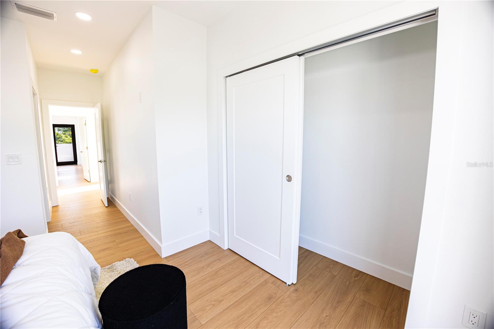 Image 26 of 77 For 2521 18th Avenue N