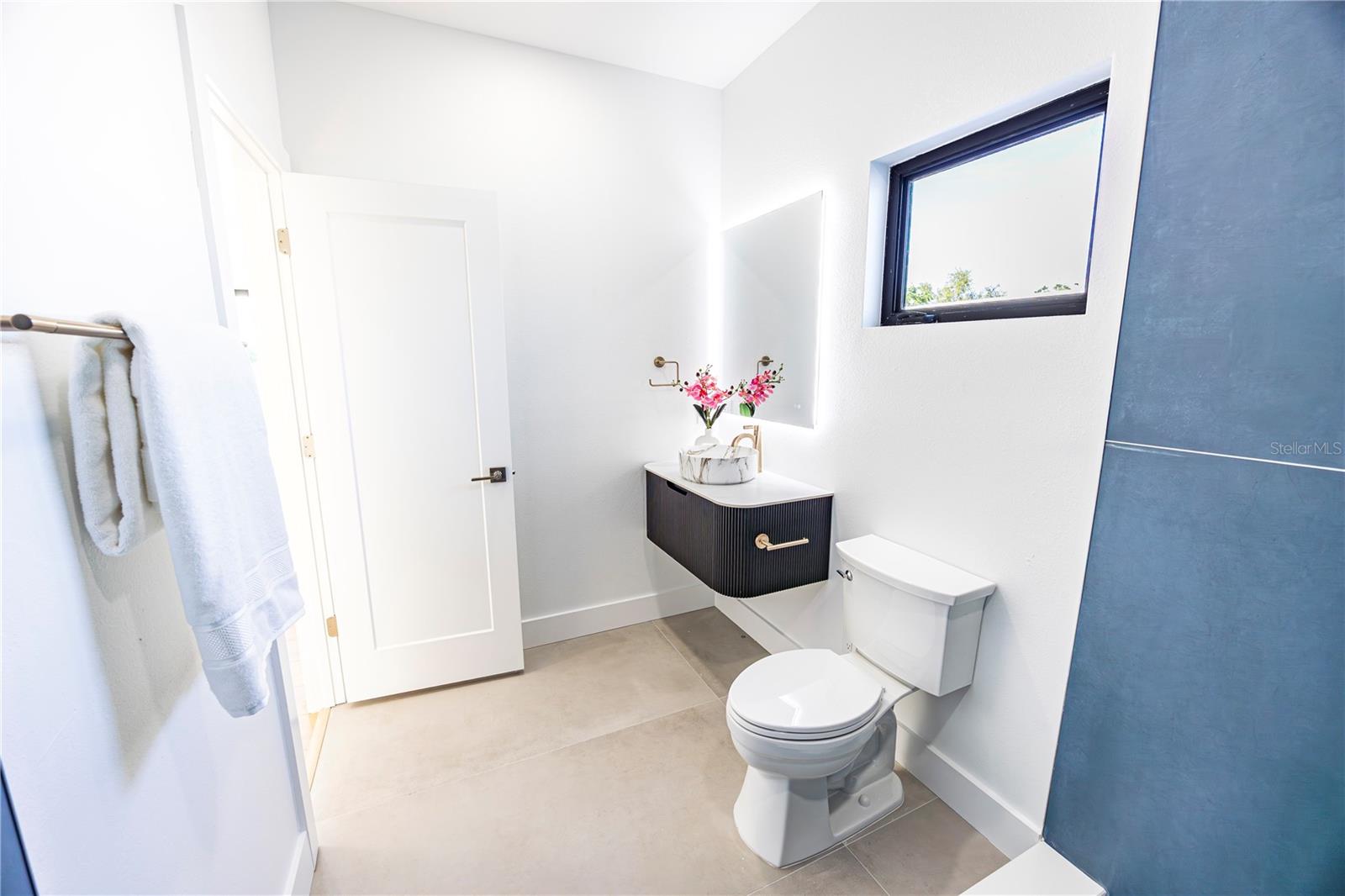 Image 29 of 77 For 2521 18th Avenue N