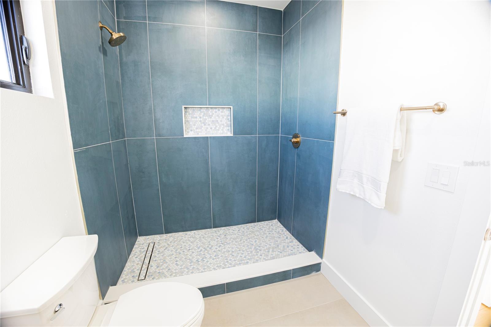 Image 30 of 77 For 2521 18th Avenue N