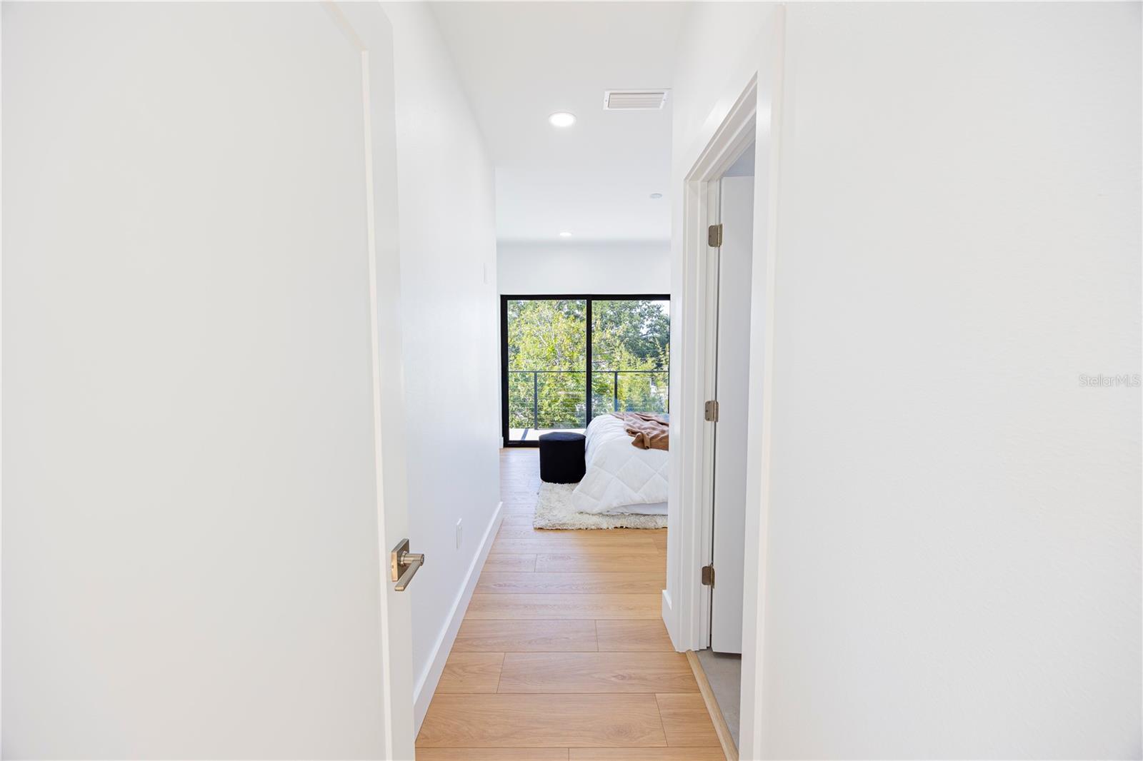 Image 32 of 77 For 2521 18th Avenue N