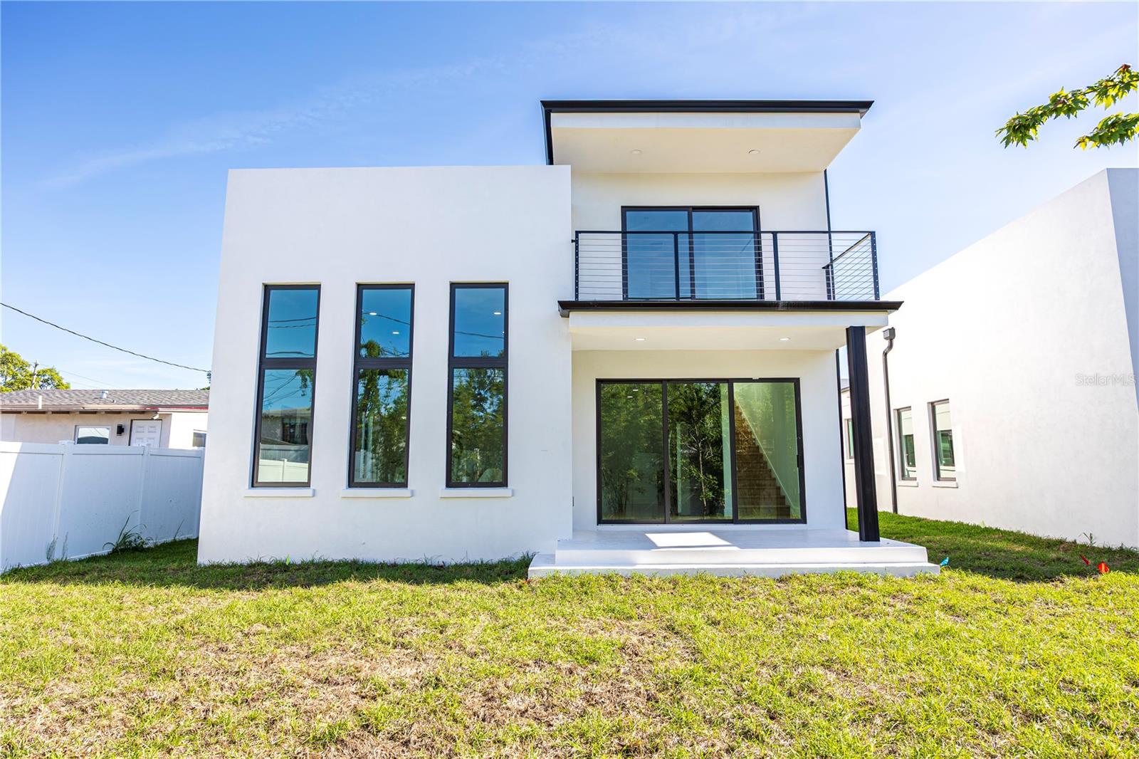 Image 38 of 77 For 2521 18th Avenue N