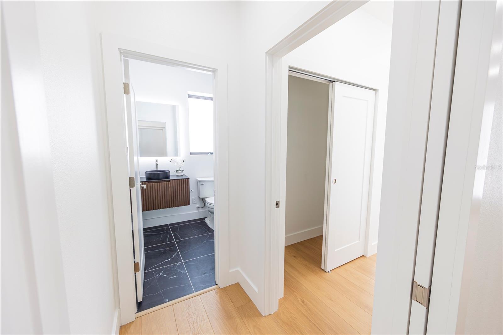 Image 40 of 77 For 2521 18th Avenue N