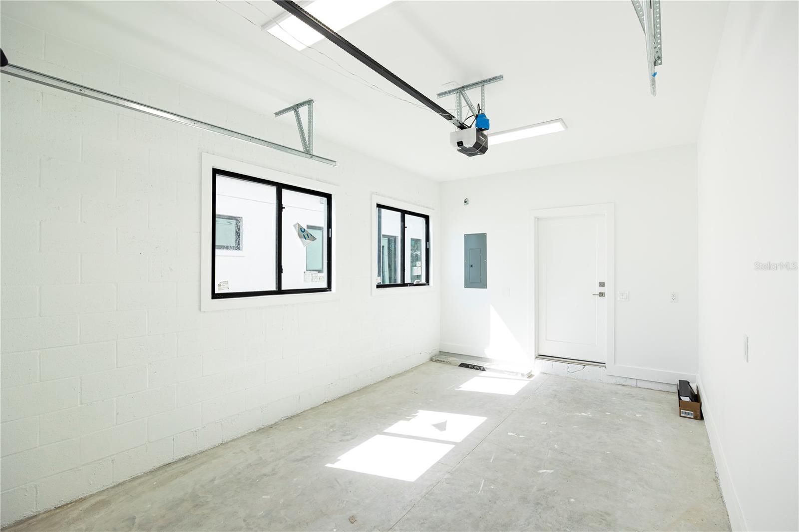 Image 41 of 77 For 2521 18th Avenue N