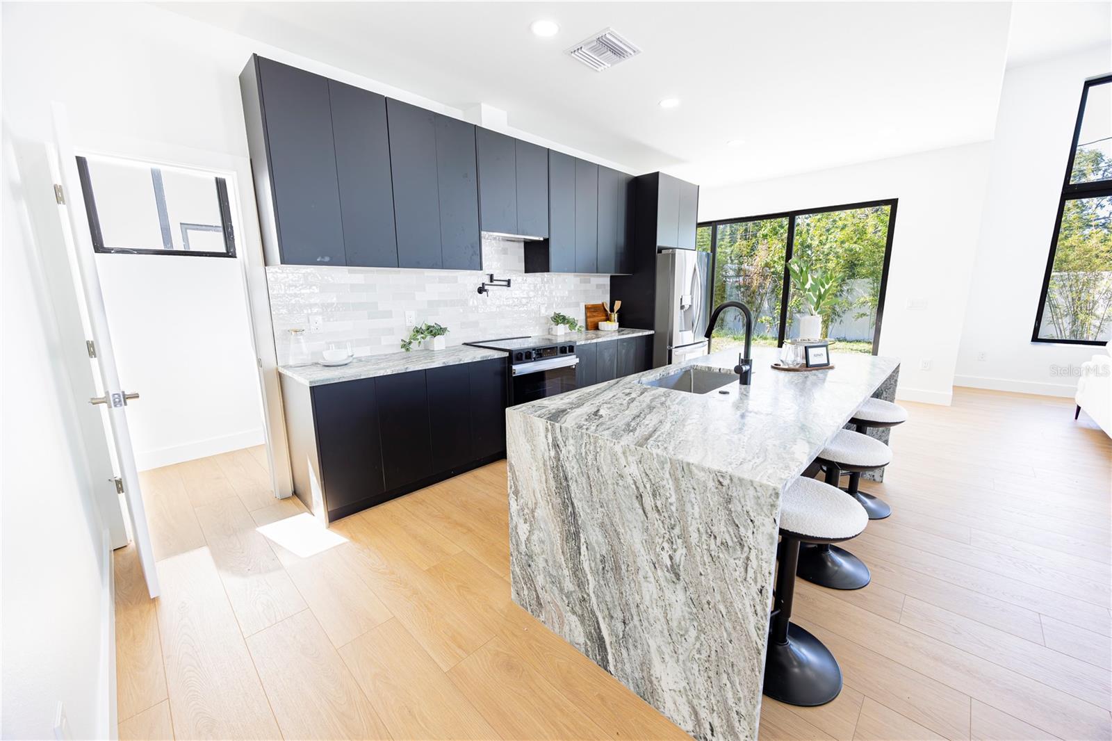 Image 46 of 77 For 2521 18th Avenue N