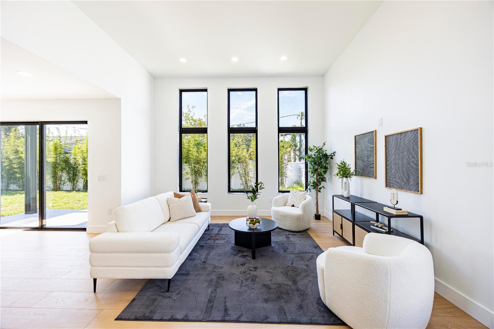 Image 47 of 77 For 2521 18th Avenue N