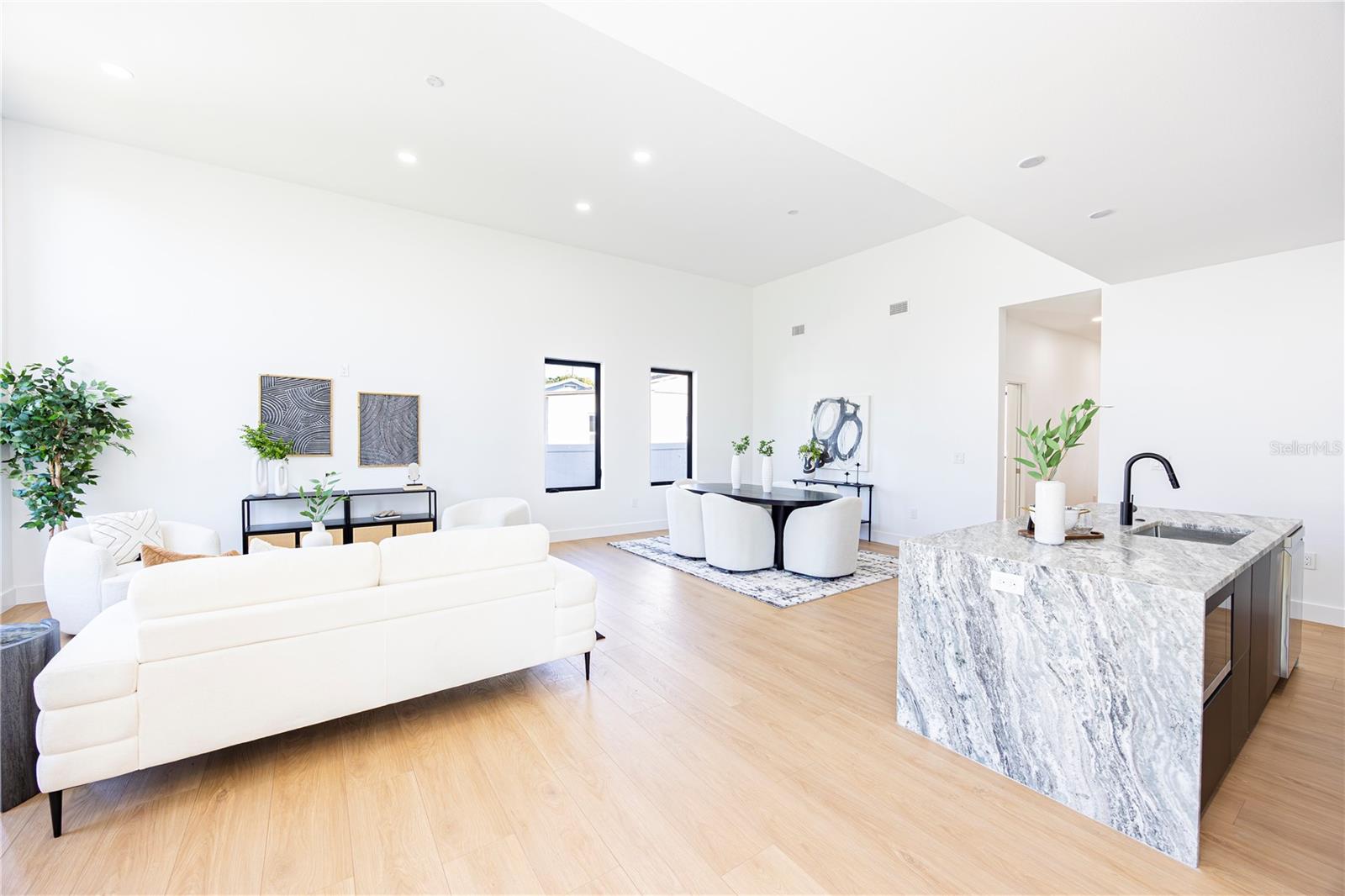 Image 49 of 77 For 2521 18th Avenue N