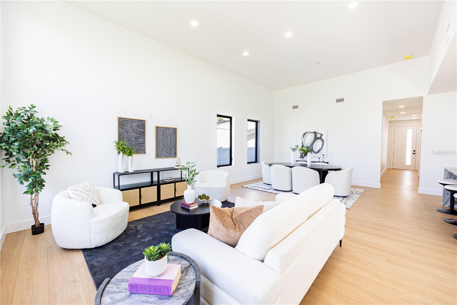 Image 50 of 77 For 2521 18th Avenue N