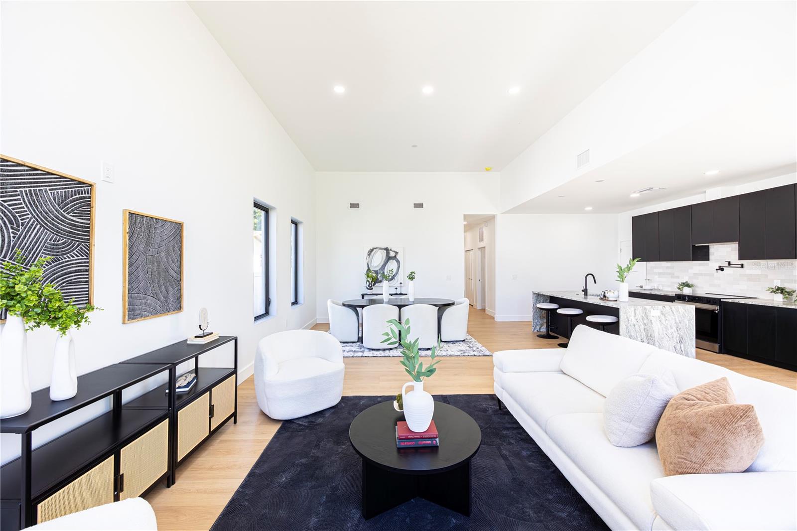 Image 53 of 77 For 2521 18th Avenue N