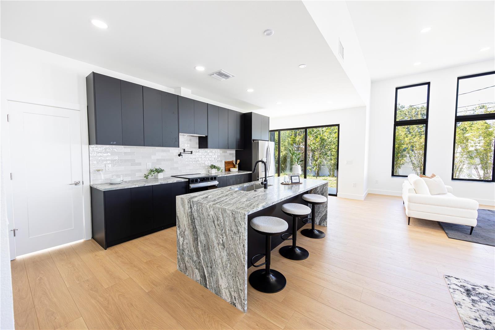 Image 6 of 77 For 2521 18th Avenue N