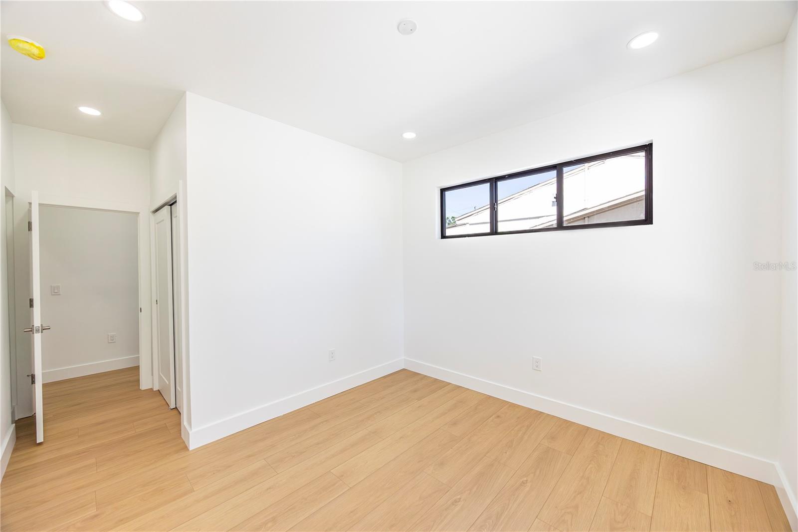 Image 61 of 77 For 2521 18th Avenue N