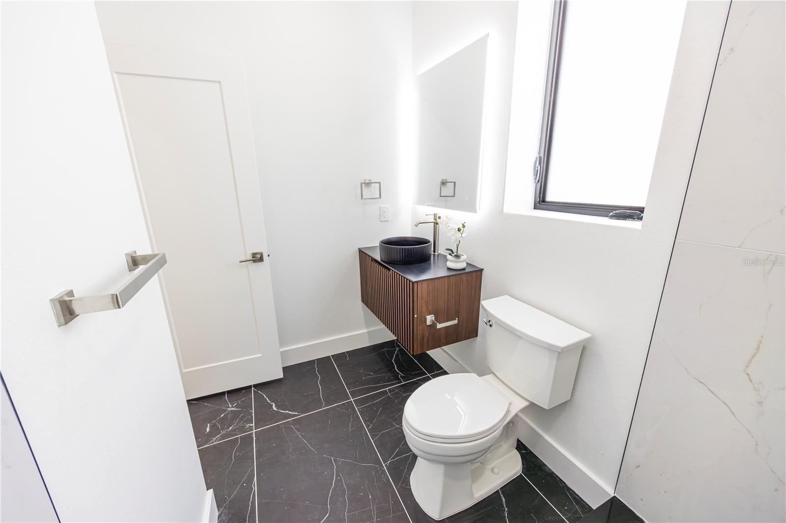 Image 65 of 77 For 2521 18th Avenue N