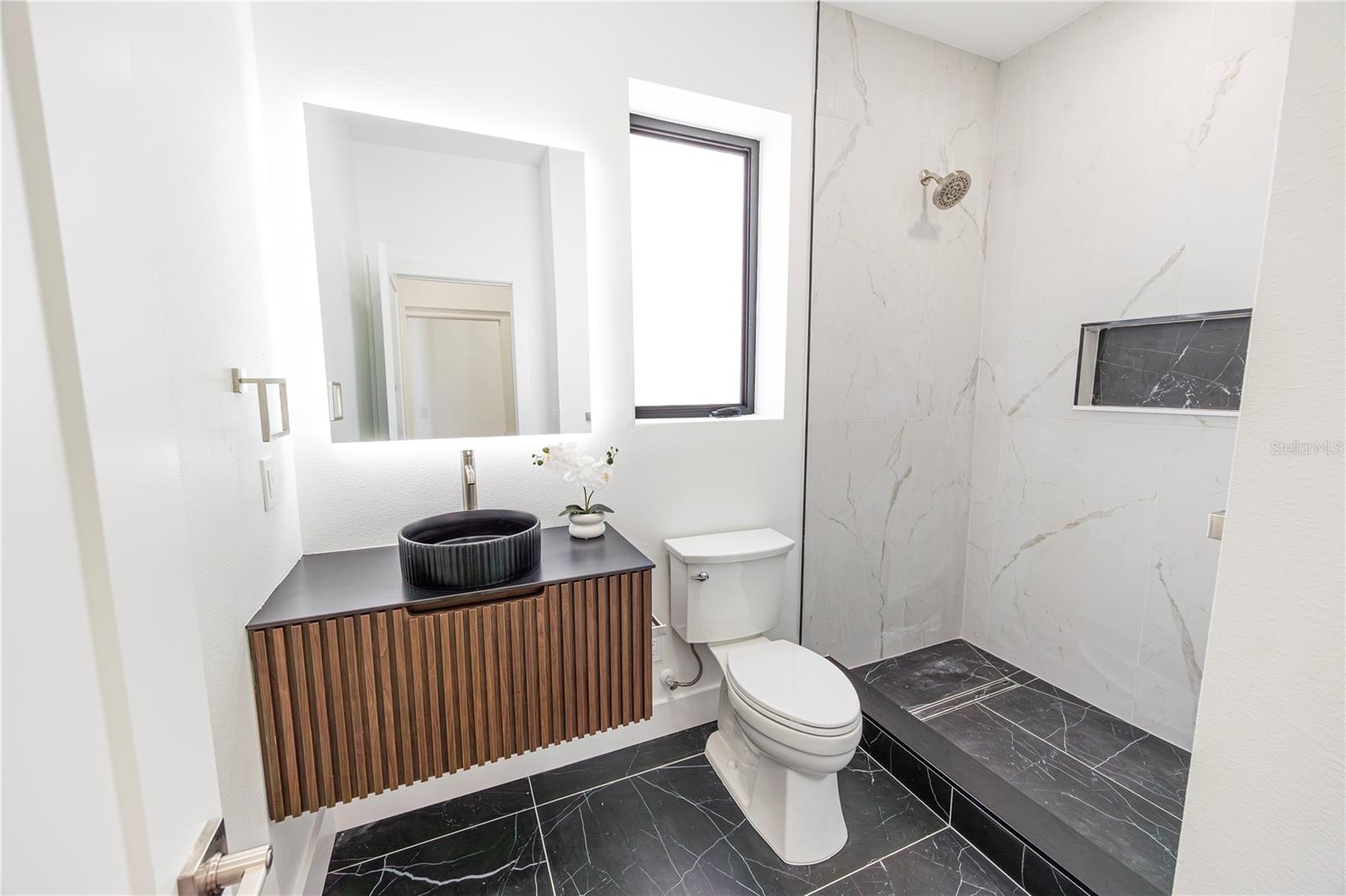 Image 66 of 77 For 2521 18th Avenue N