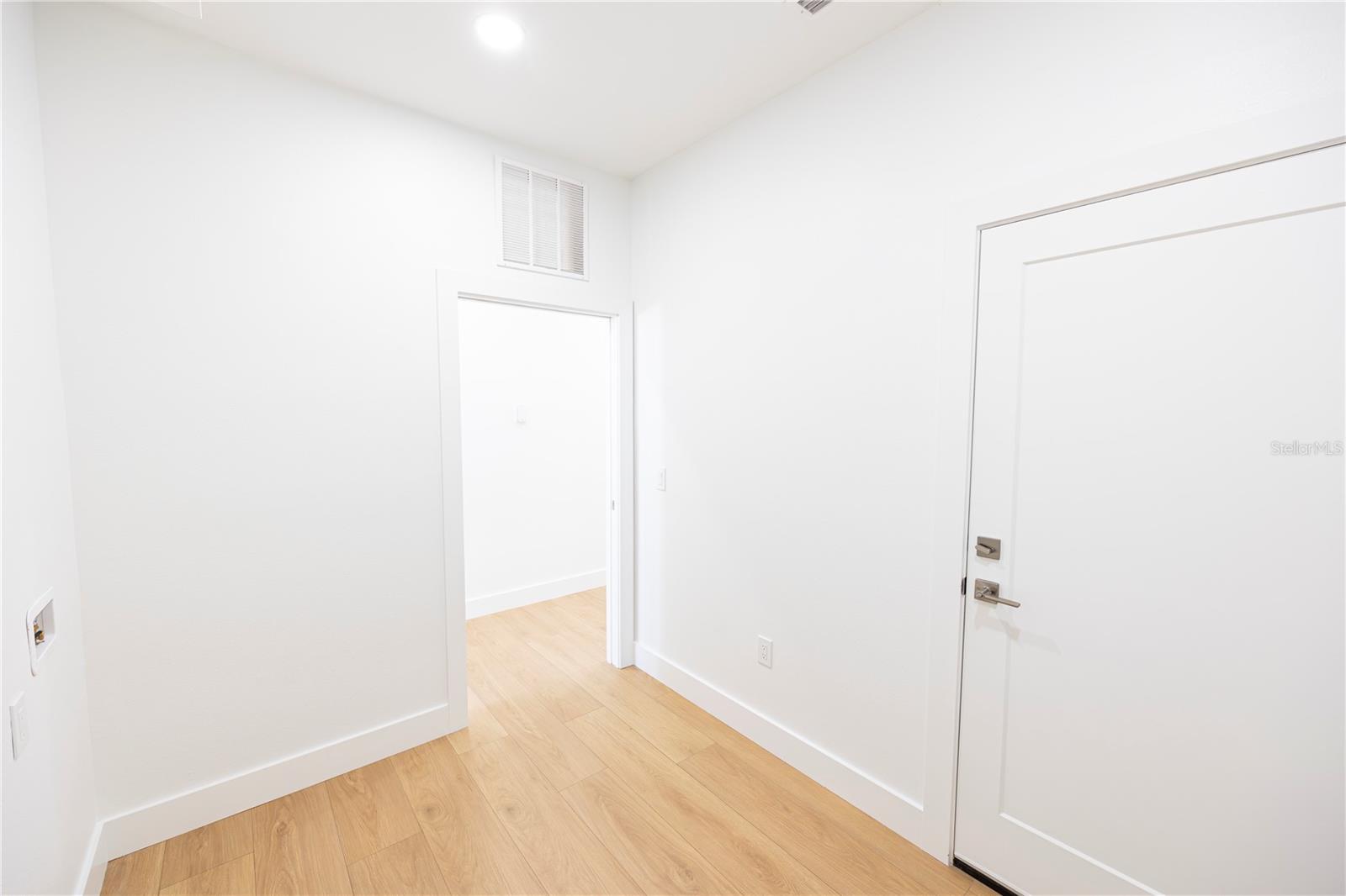 Image 69 of 77 For 2521 18th Avenue N