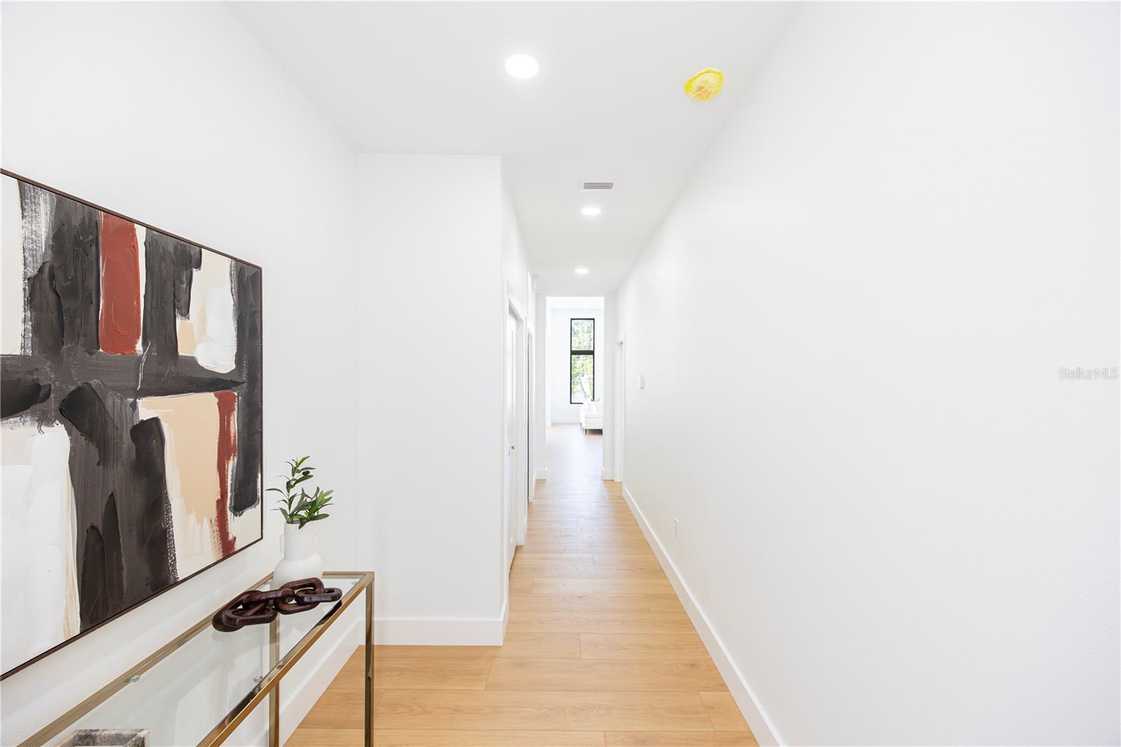 Image 72 of 77 For 2521 18th Avenue N