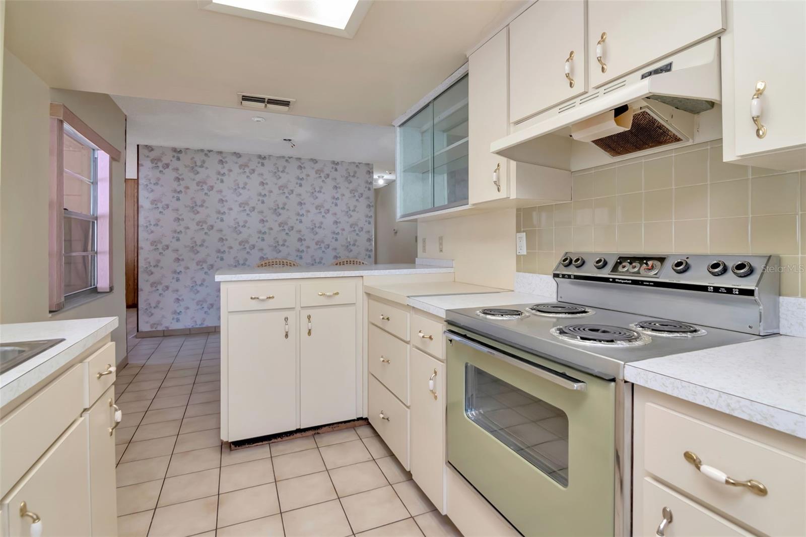 Image 13 of 68 For 7307 Albany Avenue