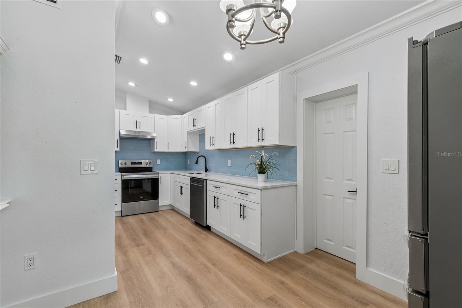 Image 10 of 43 For 2216 12th Avenue W