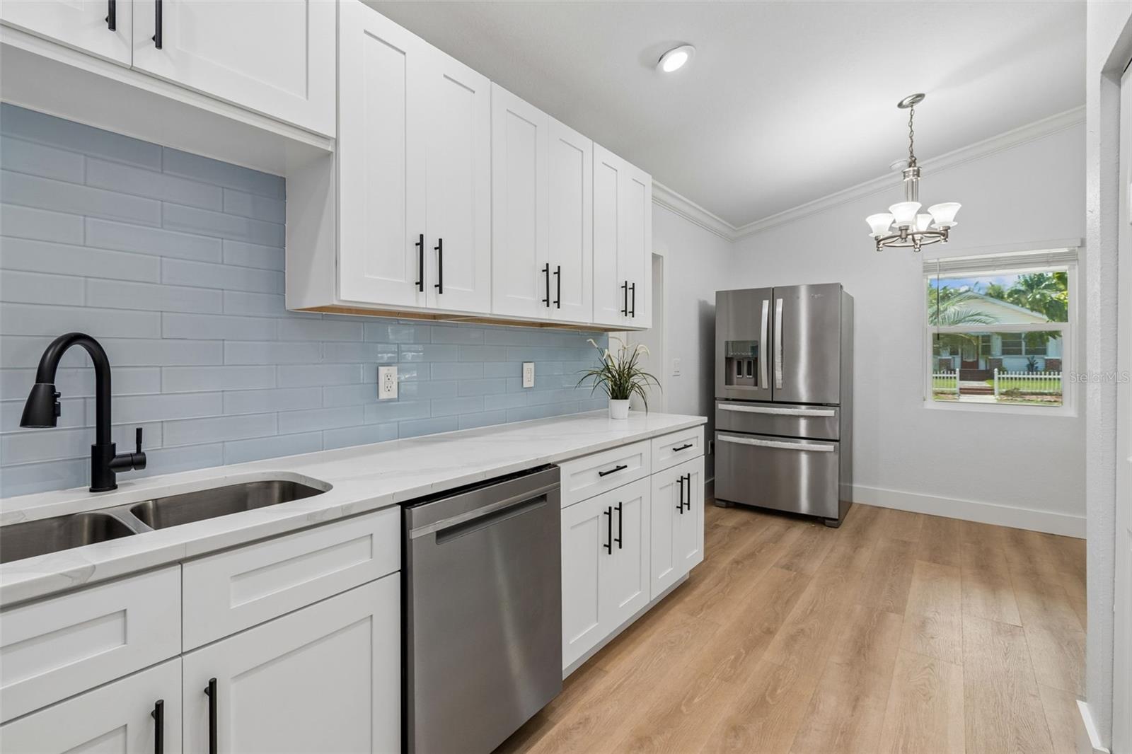 Image 11 of 43 For 2216 12th Avenue W