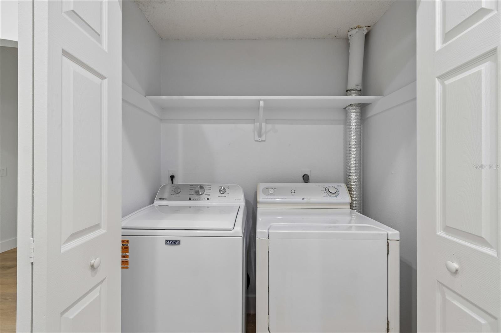 Image 14 of 43 For 2216 12th Avenue W