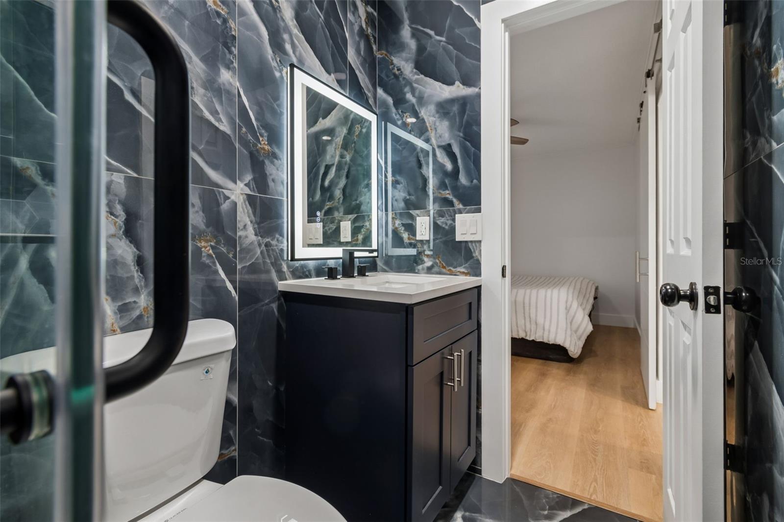 Image 18 of 43 For 2216 12th Avenue W