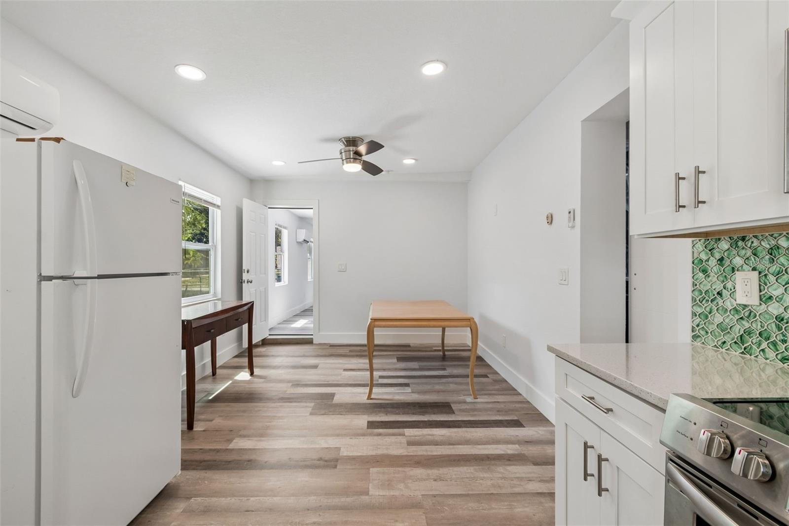 Image 29 of 43 For 2216 12th Avenue W