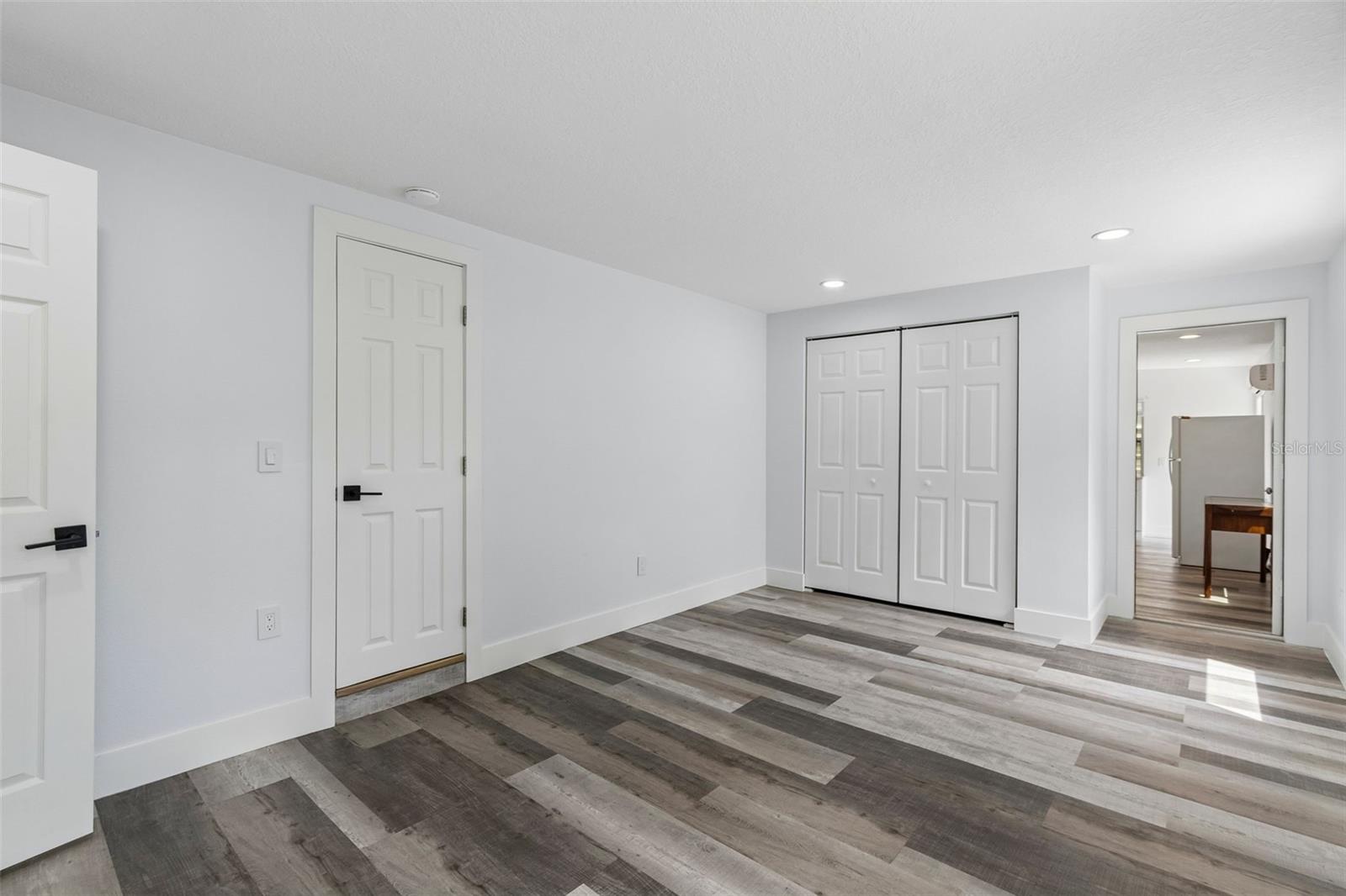 Image 33 of 43 For 2216 12th Avenue W