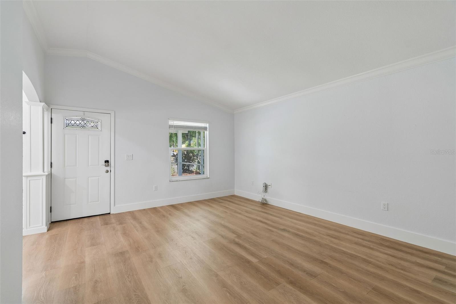 Image 8 of 43 For 2216 12th Avenue W