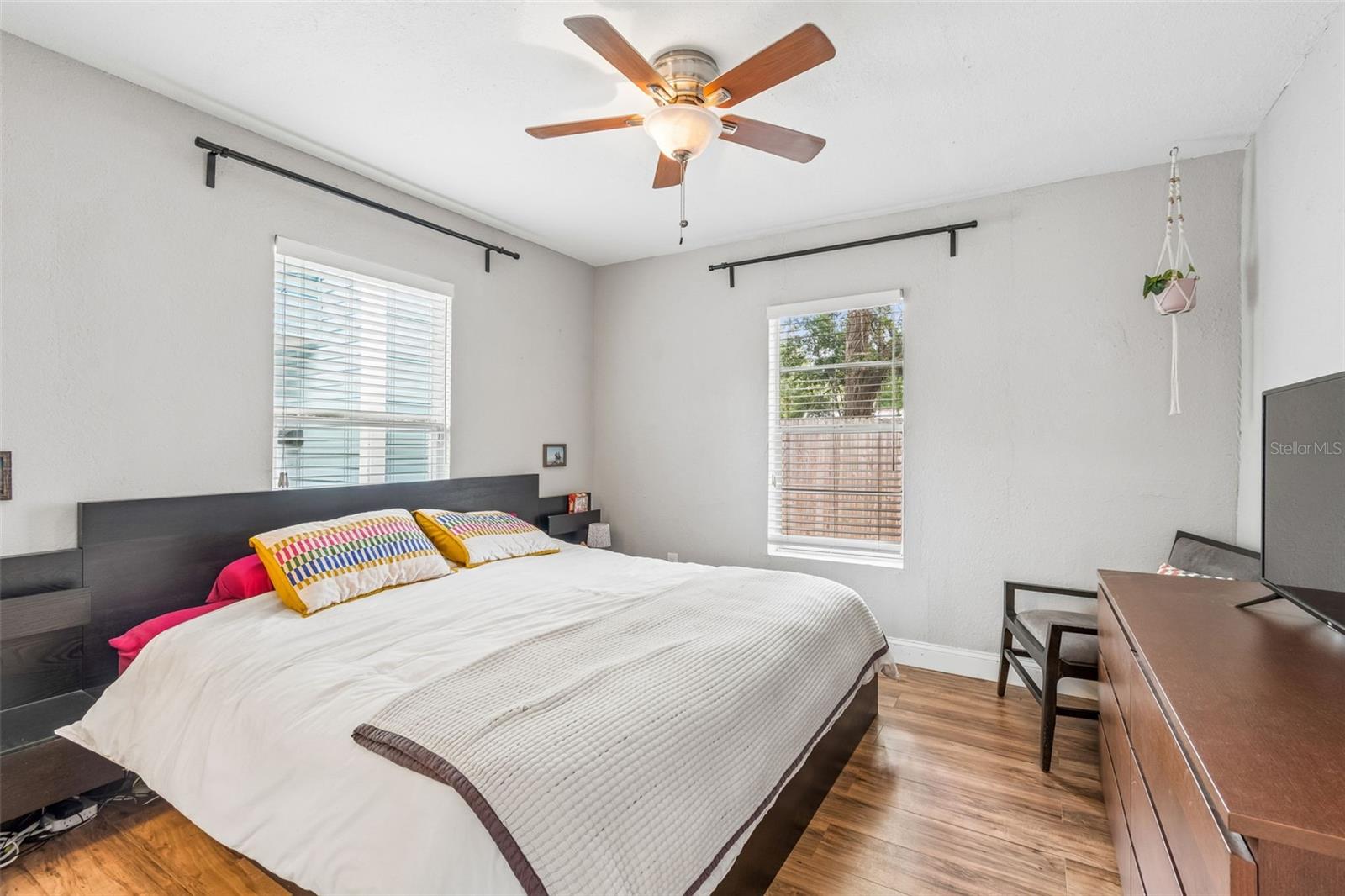 Image 11 of 44 For 1220 Emma Street