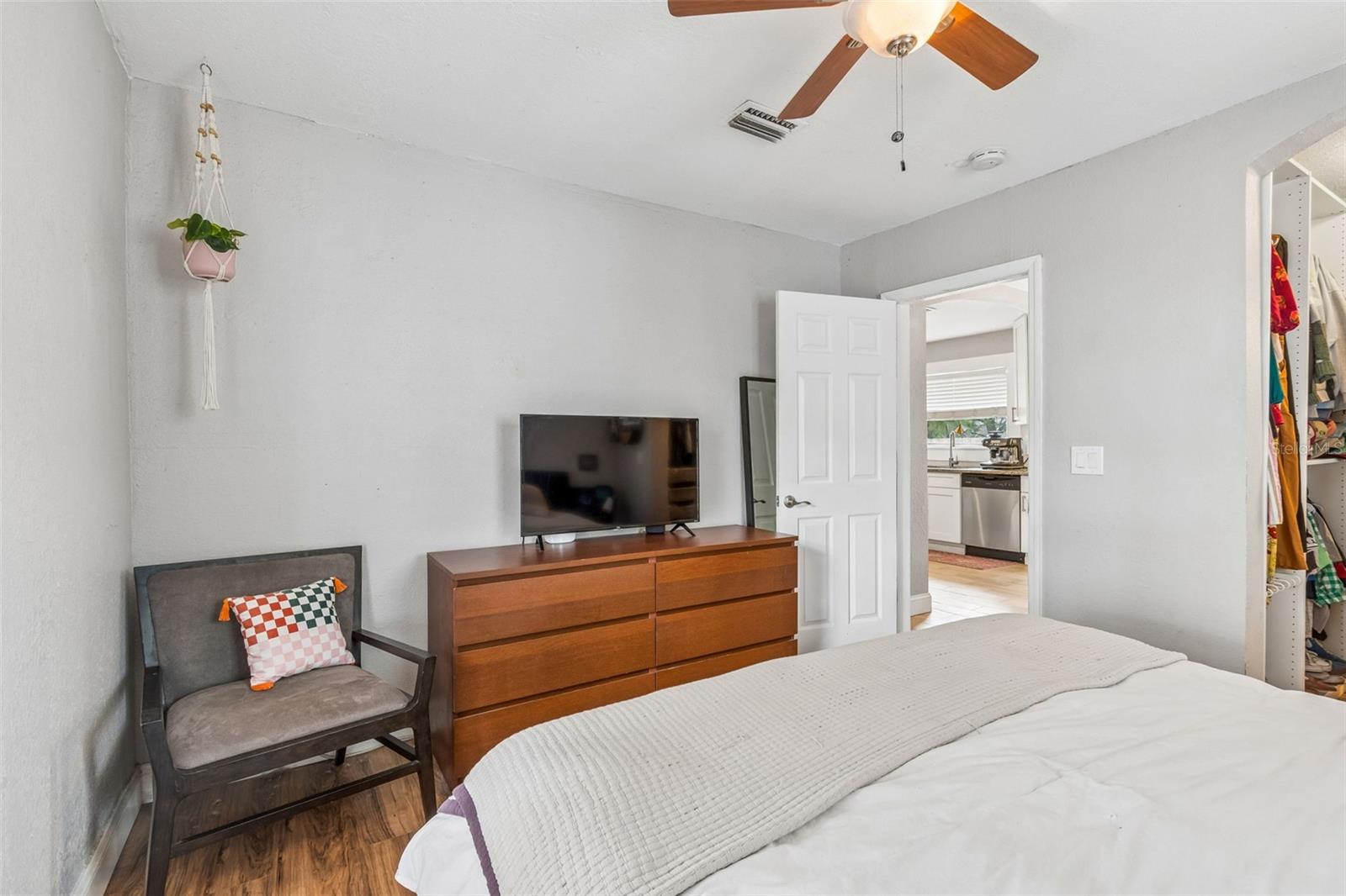 Image 12 of 44 For 1220 Emma Street