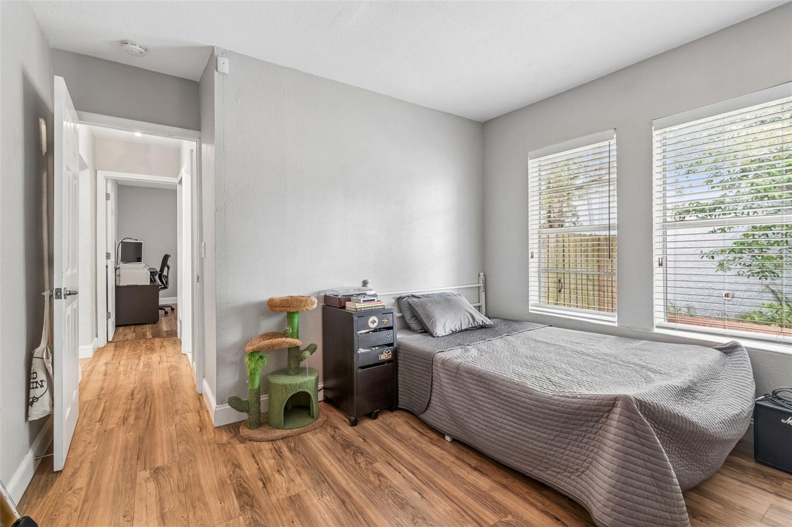 Image 18 of 44 For 1220 Emma Street