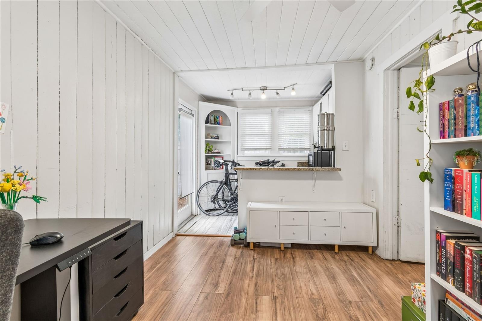 Image 33 of 44 For 1220 Emma Street