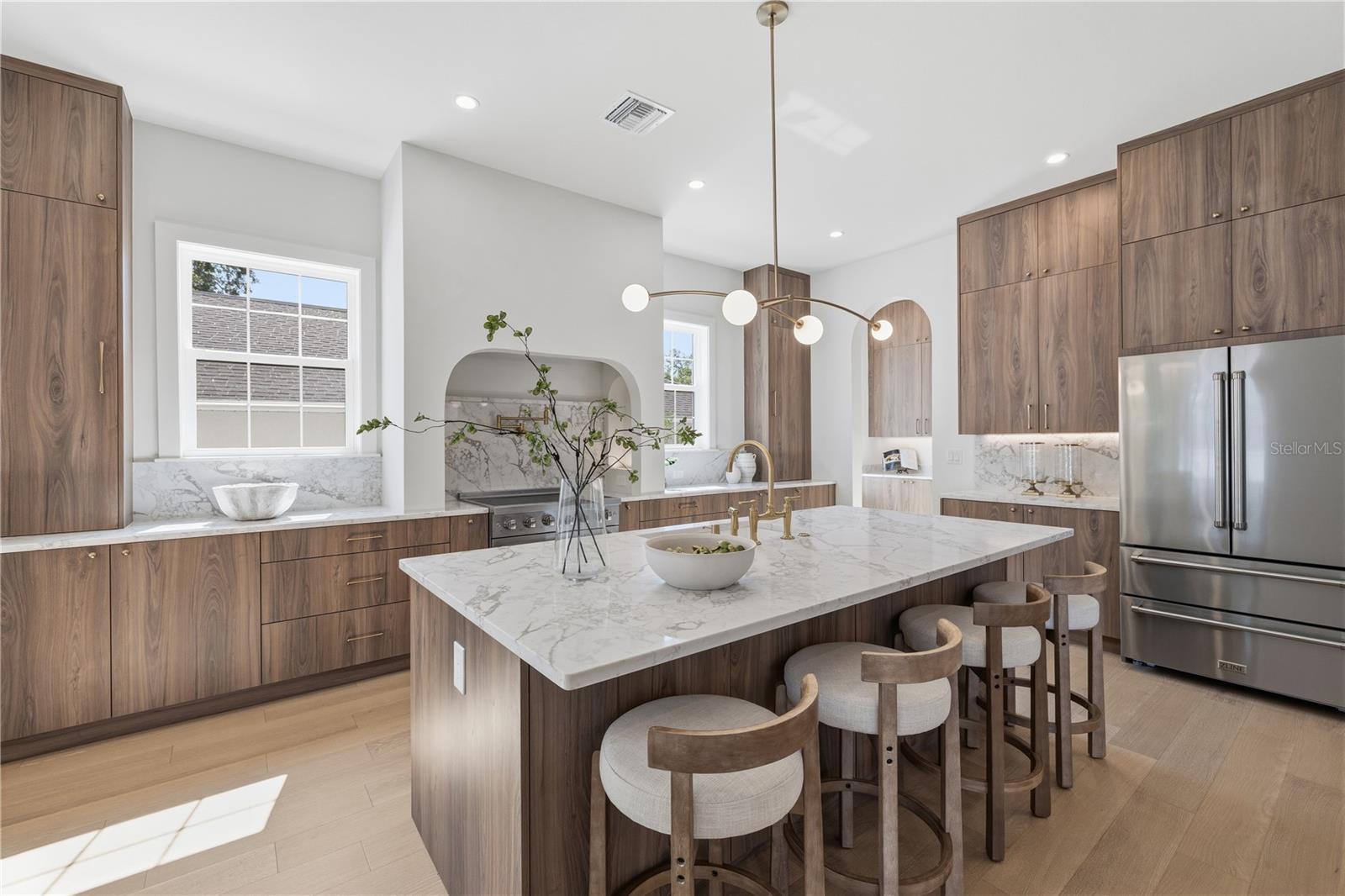 Image 10 of 62 For 221 43rd Avenue N