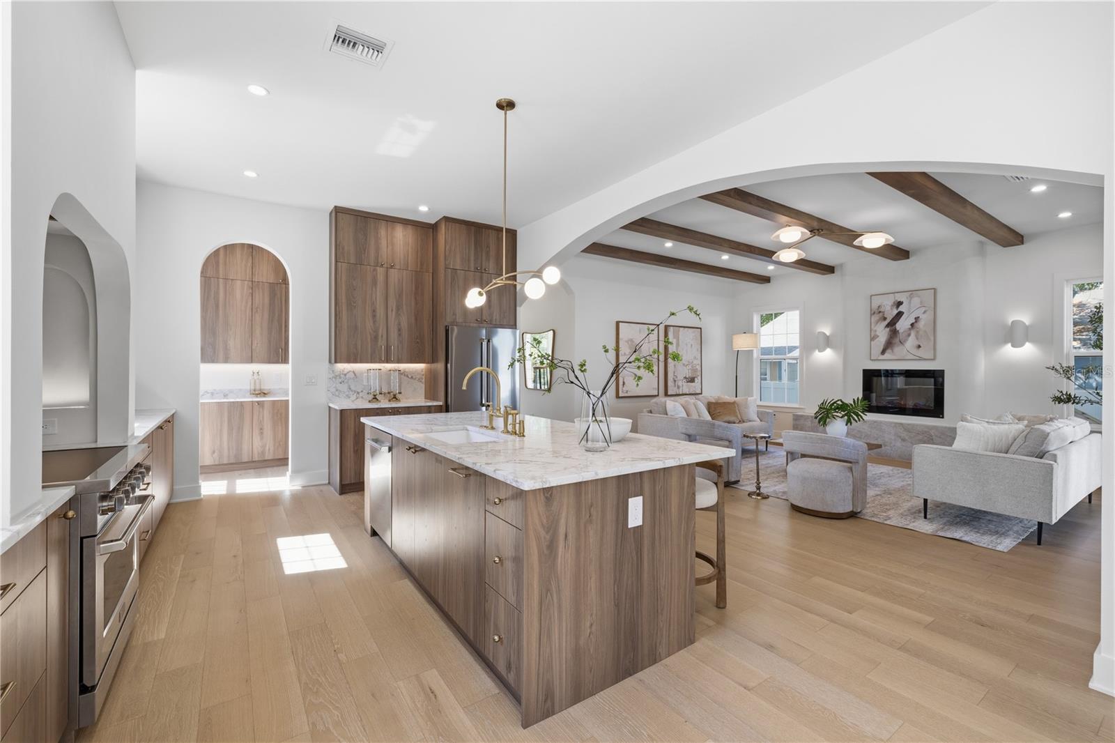 Image 11 of 62 For 221 43rd Avenue N