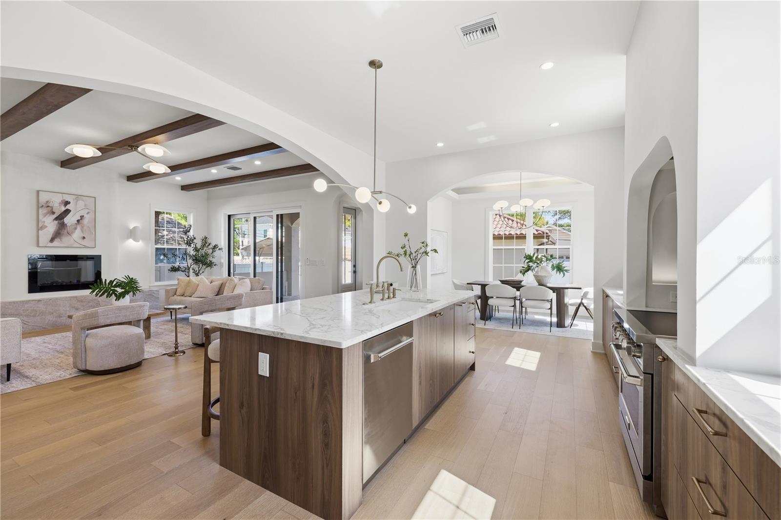 Image 14 of 62 For 221 43rd Avenue N