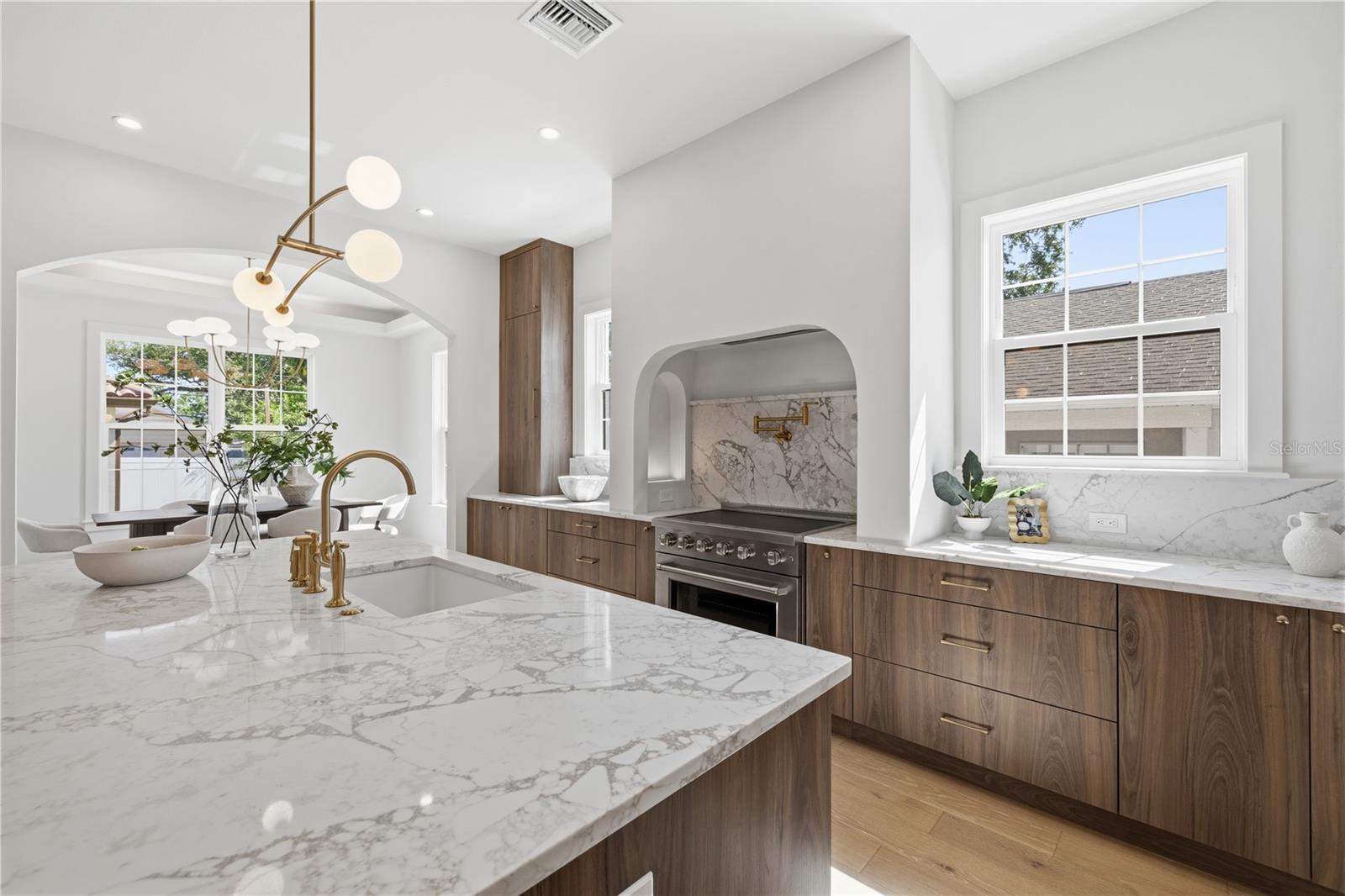 Image 19 of 62 For 221 43rd Avenue N