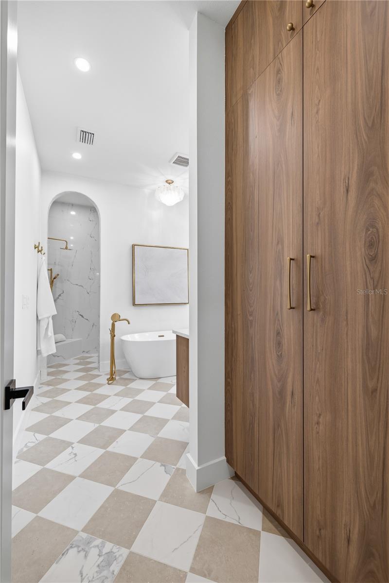 Image 40 of 62 For 221 43rd Avenue N